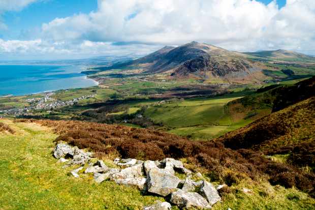 Pwhelli on Market Day and the Llyn Peninsula